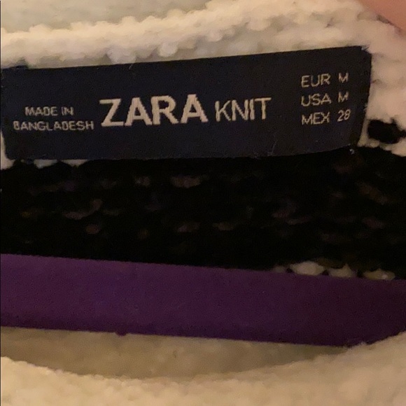 Zara knit “super” soft back/white sweater - Picture 2 of 2